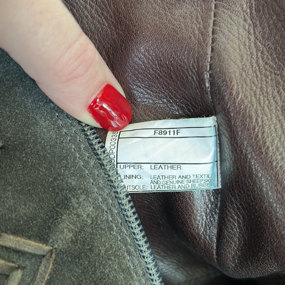 UGG 3182 Cailyn Chevron Grey Suede Distressed Boots sz 7.5 - Picture 12 of 13